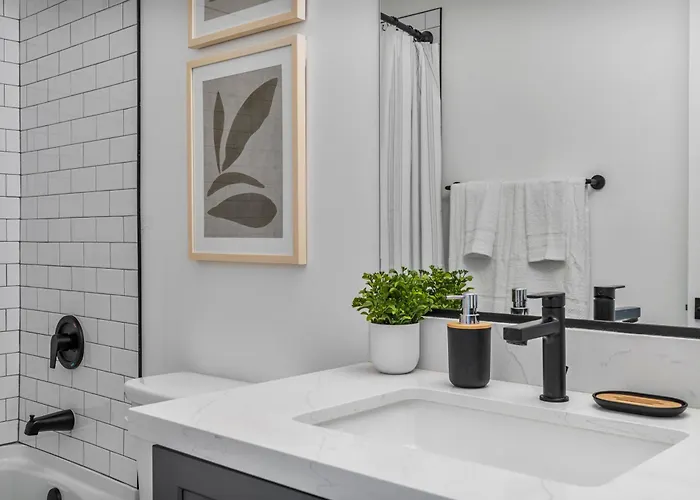 Stylish By Zenia - & Cozy Escape Phoenix